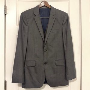 Men’s Slim Fitted Suit